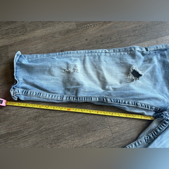 Vigoss Women's Blue Distressed Cropped Jeans - Picture 4 of 7